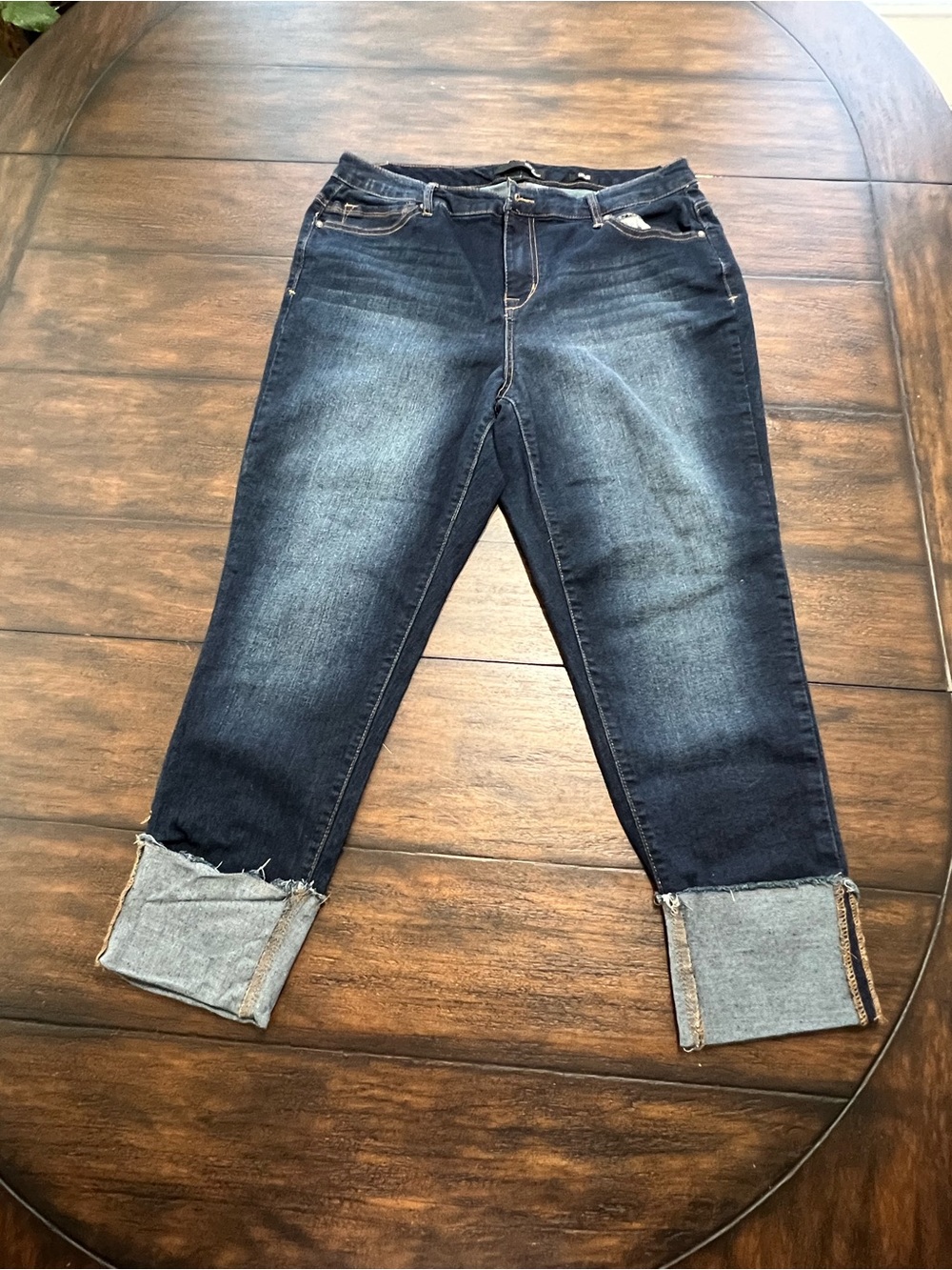 1822 Denim Taylor Women’s Jeans Dark Wash Stretch Cropped Cuffed Waist 32”